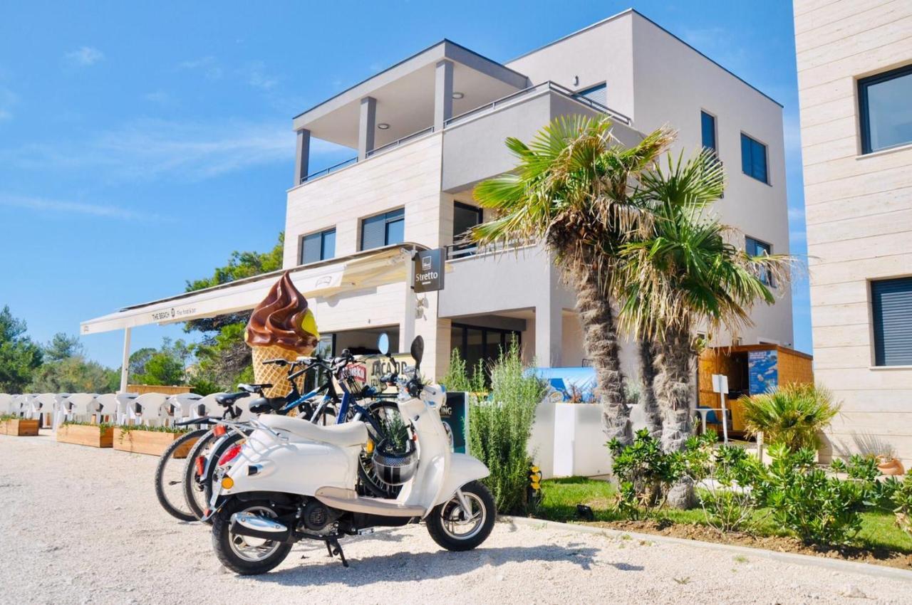 Apartments The Beach Resort Vir Exterior foto